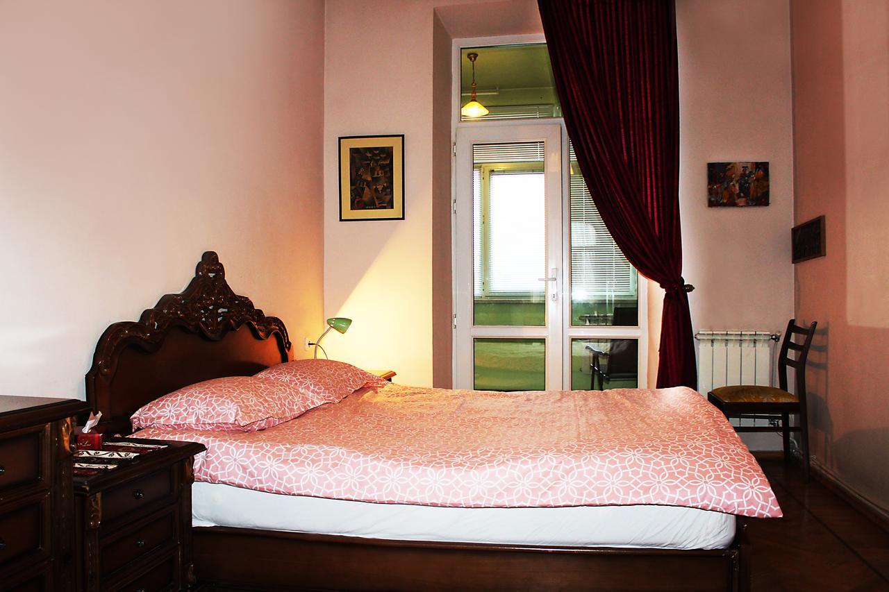 Vivid 2 Bedroom Apt. Jerevan Buitenkant foto