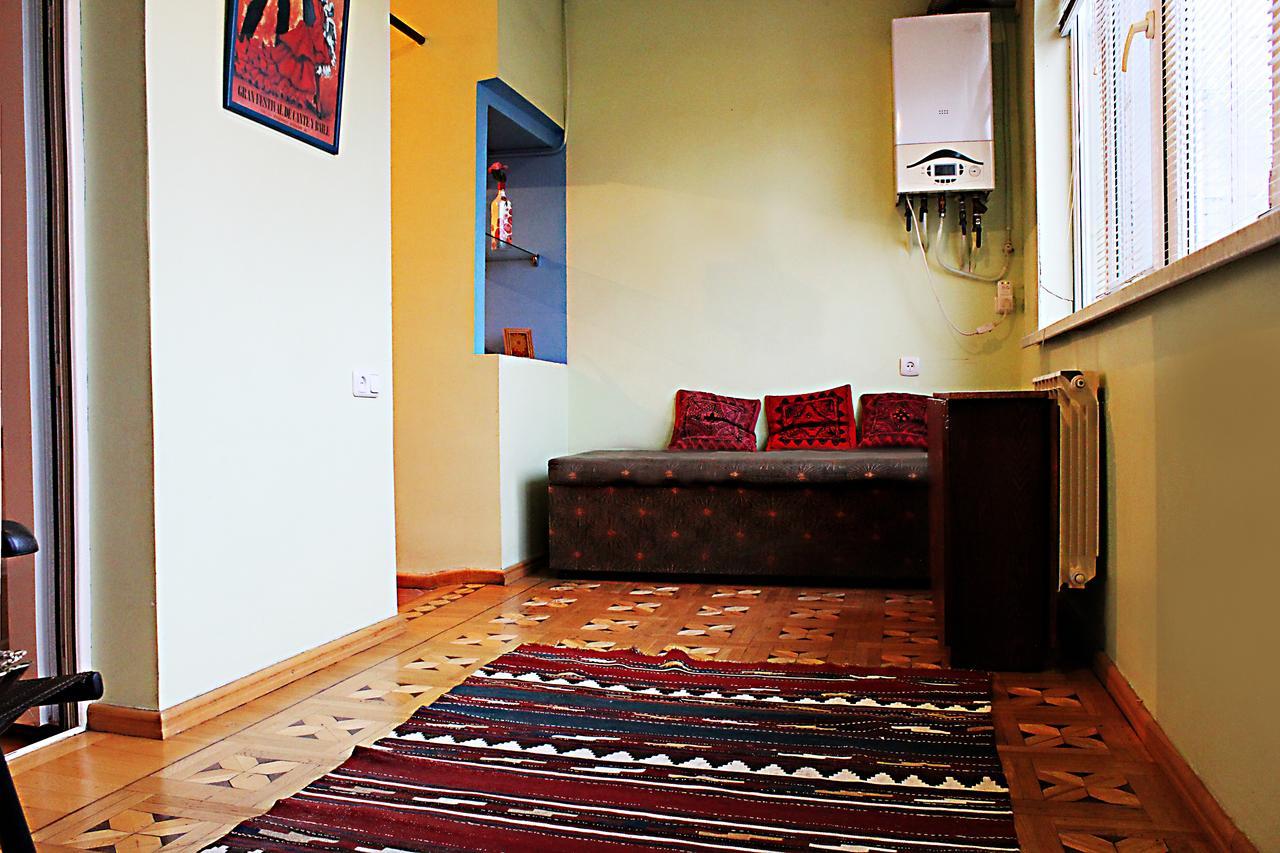 Vivid 2 Bedroom Apt. Jerevan Buitenkant foto